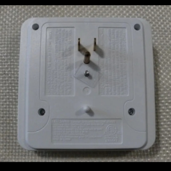 IDEAWORKS USB Outlet Multiplier and Surge Protector BNWT LtdEd SO 1 LEFT - Picture 6 of 8